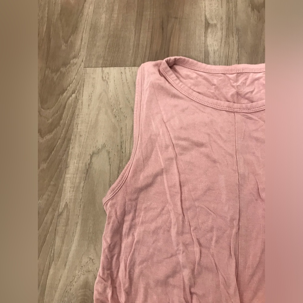 Alo yoga cover tank *Read* - Picture 4 of 11